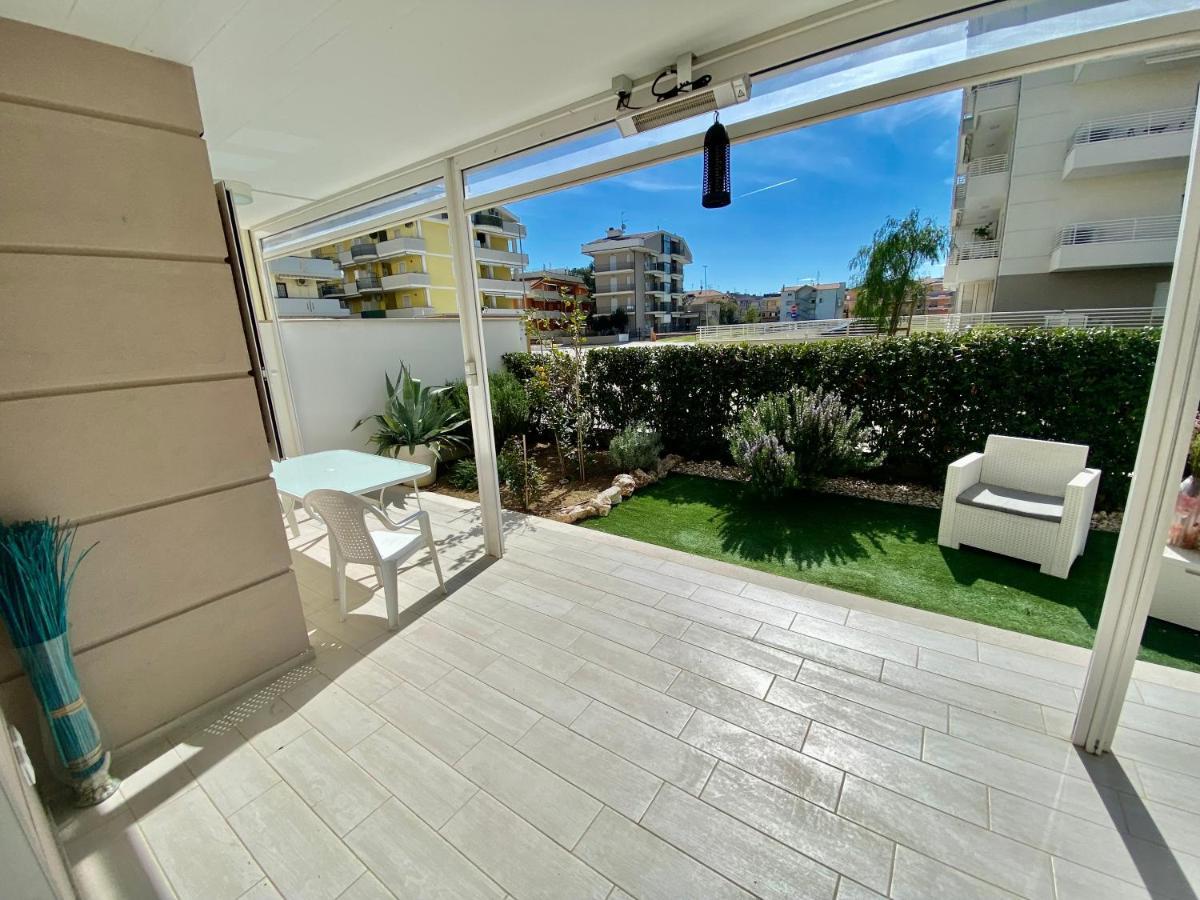 Appartamento Al Mare Con Giardino, Spiaggia E Piscina Alba Adriatica Exterior photo