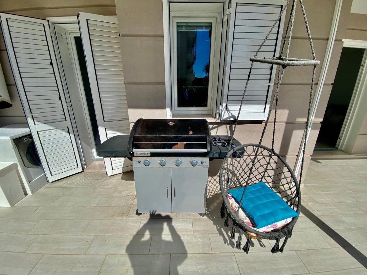 Appartamento Al Mare Con Giardino, Spiaggia E Piscina Alba Adriatica Exterior photo